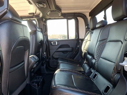 Used 2023 Jeep Gladiator Overland image 10