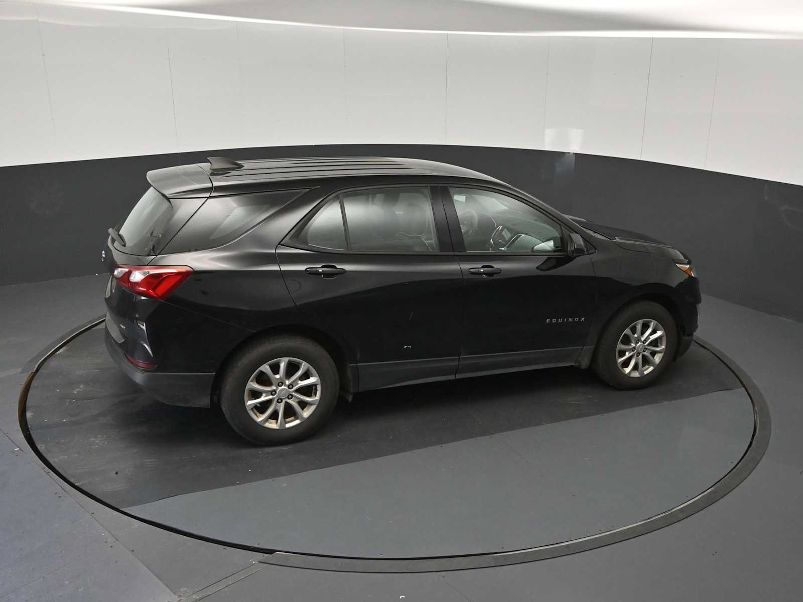 Used 2019 Chevrolet Equinox LS AWD/4WD image 16