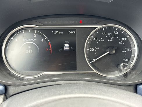 Used 2025 Nissan Versa SV FWD image 10