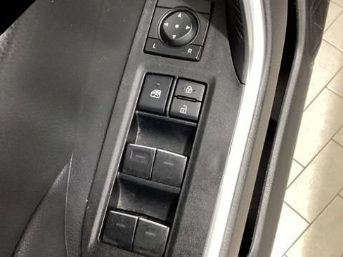Used 2025 Toyota RAV4 XLE AWD/4WD image 19