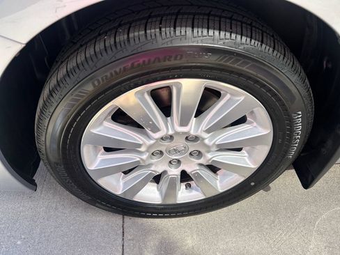 Used 2015 Toyota Sienna XLE Premium AWD/4WD image 16