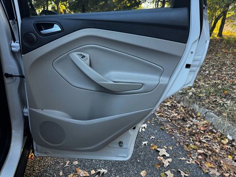 Used 2017 Ford Escape Titanium image 14