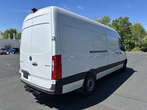 New 2026 Mercedes-Benz Sprinter 2500 image 7