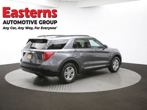 Used 2022 Ford Explorer XLT w/ Equipment Group 202A image 41
