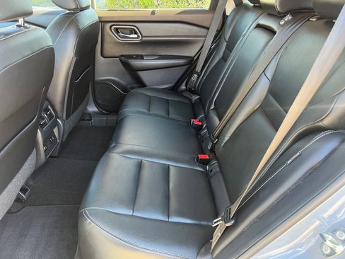 Used 2021 Nissan Rogue SL image 14