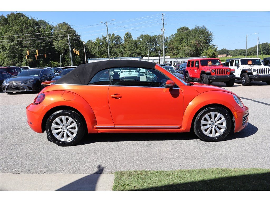Used 2019 Volkswagen Beetle 2.0T FWD image 7