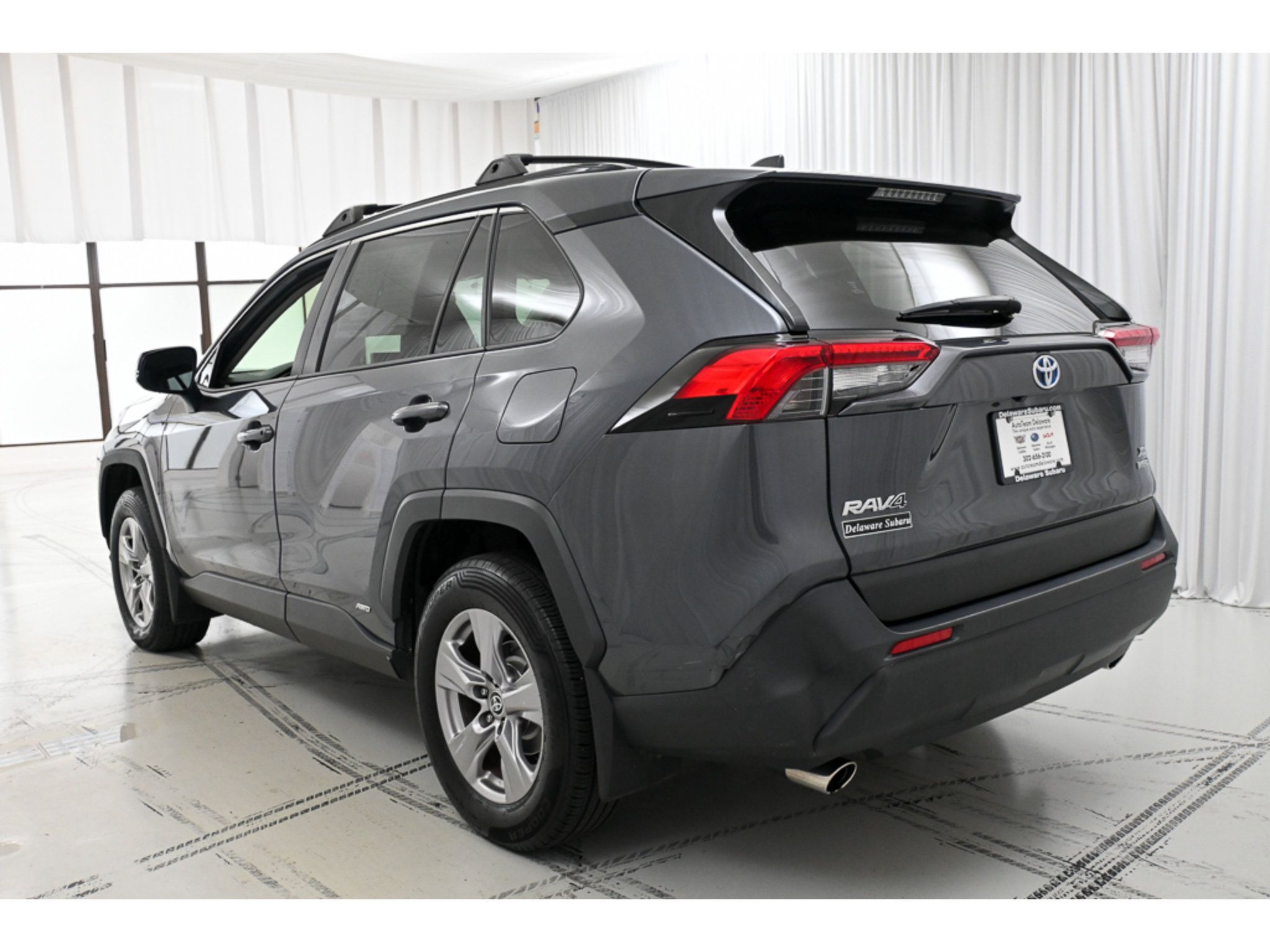 Used 2023 Toyota RAV4 XLE w/ Convenience Package AWD/4WD image 5