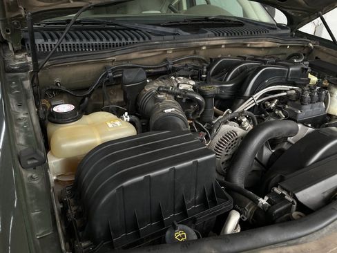 Used 2004 Ford Explorer Eddie Bauer image 12