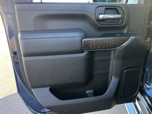 Used 2023 GMC Sierra 3500 Denali w/ Denali Ultimate Package image 34