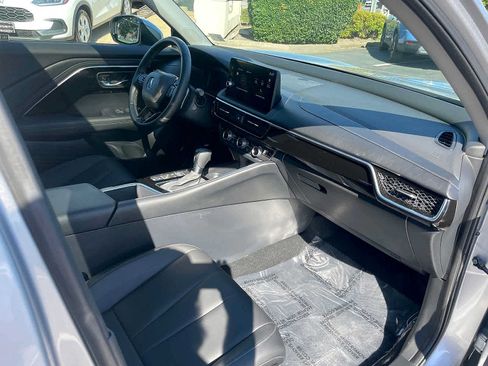 Certified 2025 Acura ADX AWD image 24