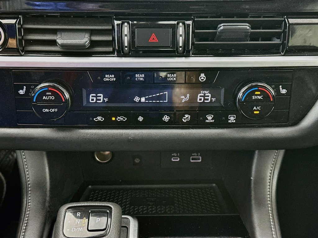 Used 2024 Nissan Pathfinder SL w/ SL Premium Package FWD image 18