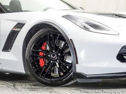 Used 2015 Chevrolet Corvette Z06 w/ 2LZ Preferred Equipment Group image 4