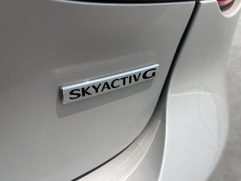 Used 2024 MAZDA MAZDA3 s FWD image 5
