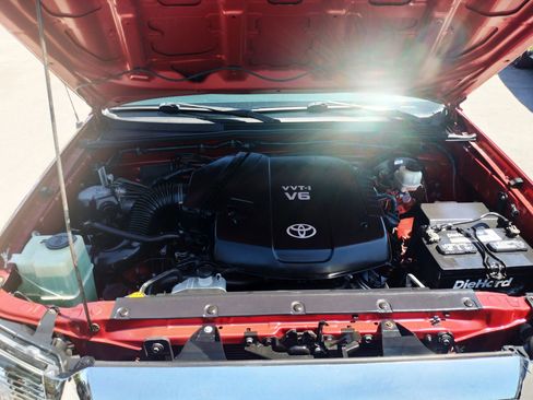 Used 2014 Toyota Tacoma PreRunner w/ SR5 Package image 10