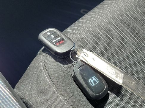 Used 2025 Honda Civic LX image 31