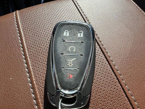 Used 2019 Chevrolet Traverse High Country image 38