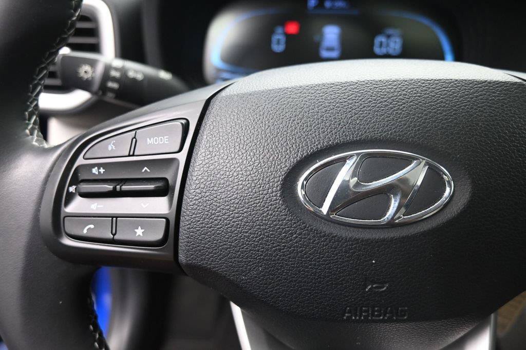 Used 2023 Hyundai Venue SEL FWD image 15