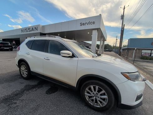 Used 2019 Nissan Rogue SV FWD image 4