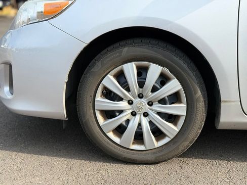 Used 2012 Toyota Corolla LE FWD image 9