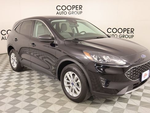 Used 2022 Ford Escape SE image 1