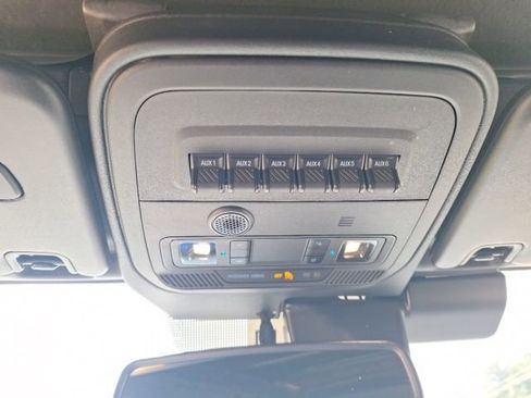 Used 2025 Ford Bronco Badlands AWD/4WD image 16