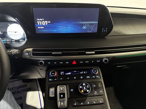 Used 2025 Hyundai Palisade Limited AWD/4WD image 14