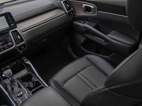 Certified 2023 Kia Sorento S image 28