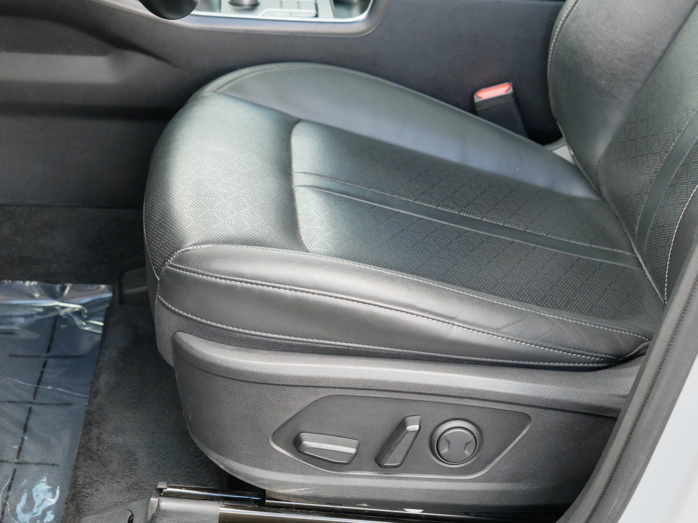 Used 2023 Kia Sorento S w/ Panoramic Sunroof Package AWD/4WD image 13