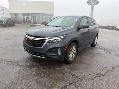 Used 2023 Chevrolet Equinox LT image 2