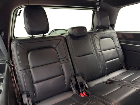 Used 2023 Lincoln Navigator Reserve image 40