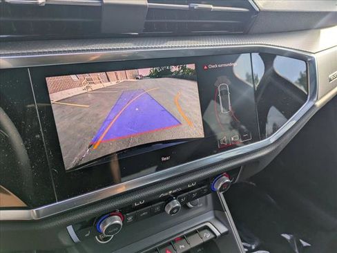 New 2025 Audi Q3 2.0T Premium image 13