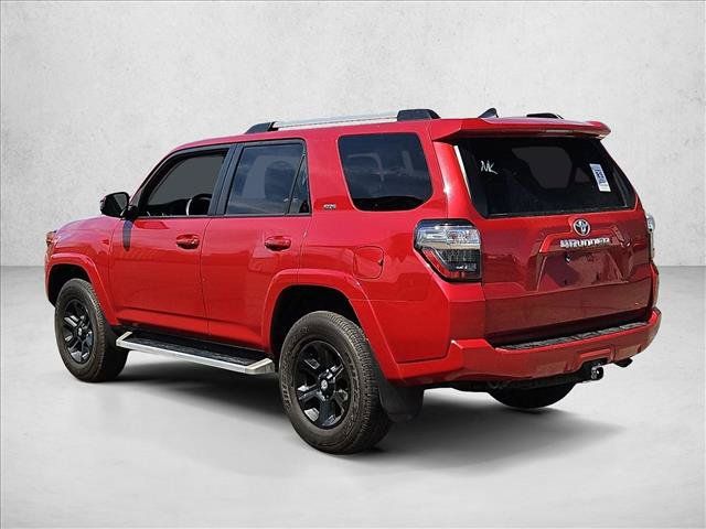 Used 2022 Toyota 4Runner SR5 AWD/4WD image 8
