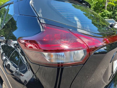Used 2025 Nissan Kicks Play S FWD image 15