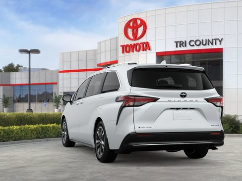 New 2026 Toyota Sienna Platinum AWD/4WD image 7