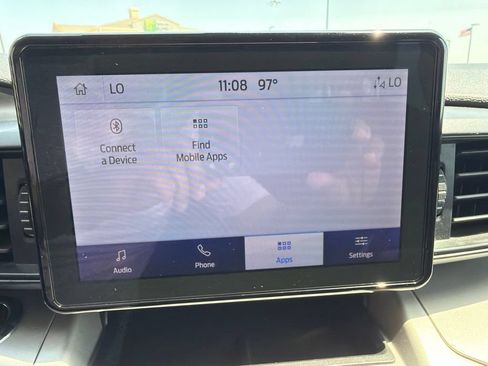 Used 2024 Ford Explorer XLT AWD/4WD image 35