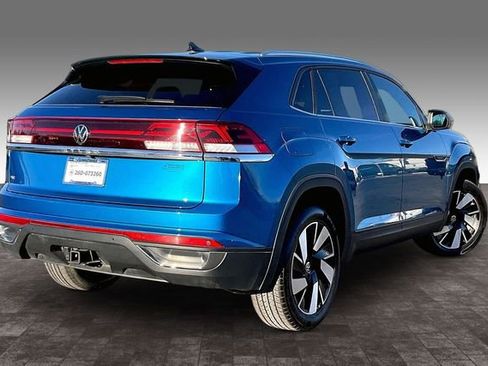 Used 2024 Volkswagen Atlas Cross Sport SE image 2