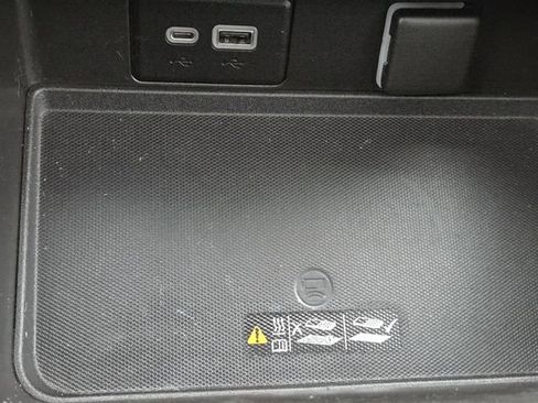 Used 2021 Chevrolet Tahoe Premier w/ Premium Package image 9