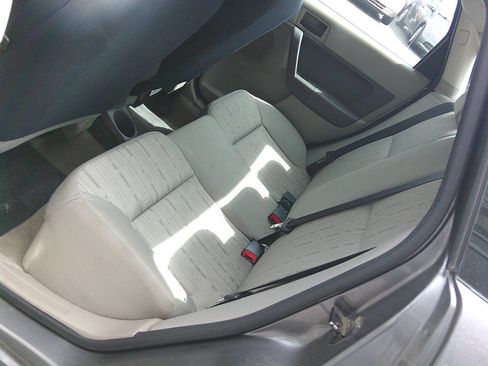 Used 2011 Ford Focus SE image 7