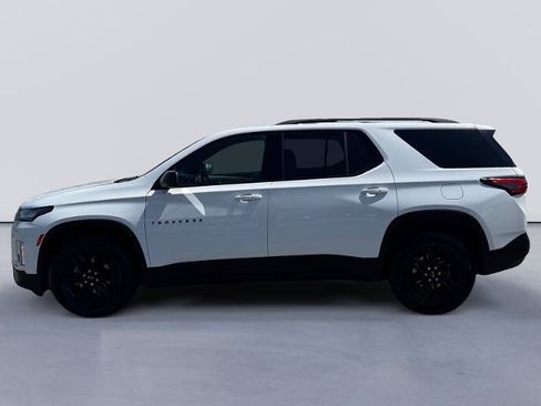 Used 2022 Chevrolet Traverse LS w/ Midnight/Sport Edition FWD image 2