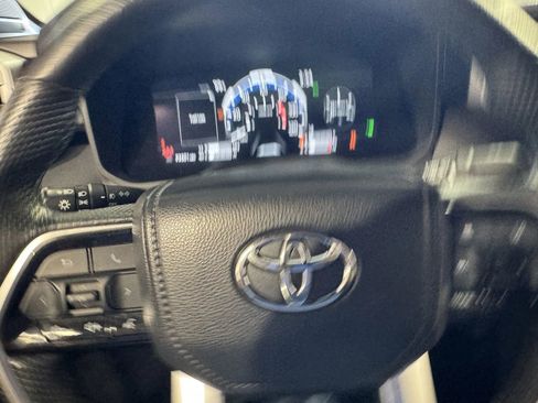 Used 2022 Toyota Tundra Platinum w/ Advanced Package image 22