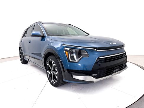 Certified 2024 Kia Niro SX Touring FWD image 12