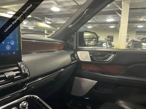 Used 2023 Lincoln Navigator L Reserve image 21
