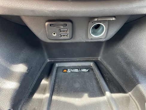 Used 2022 Chevrolet Traverse Premier AWD/4WD image 28
