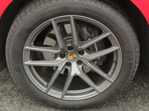 Certified 2025 Porsche Macan Base image 15