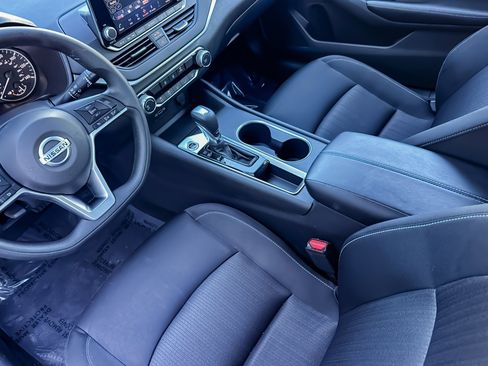 Used 2022 Nissan Altima 2.5 SV image 10