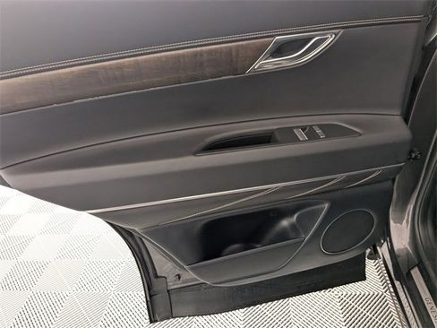 Used 2024 Genesis GV80 2.5T image 28