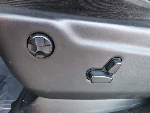 Used 2019 Jeep Grand Cherokee Altitude image 18