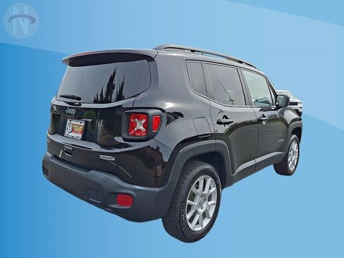 Used 2021 Jeep Renegade Latitude AWD/4WD image 12
