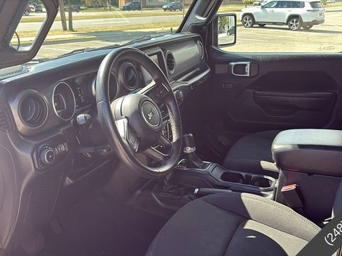 Used 2022 Jeep Wrangler Unlimited Sport image 9