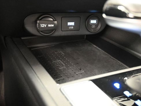 Used 2023 Hyundai Elantra Limited w/ Cargo Package image 28